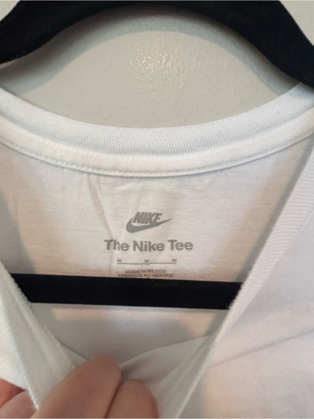 Nike Short Sleeve Graphic Tees in Red, White, Black - (4 Mediums) - Picture 3 of 16